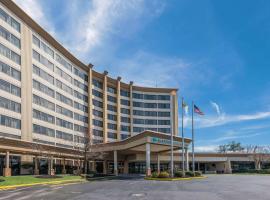 Clarion Hotel & Suites Mount Laurel, hotel di Mount Laurel