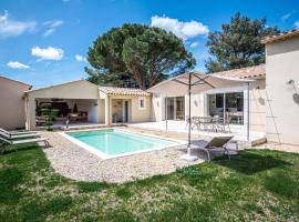 Stunning house on the edge of the Luberon, Hotel in Cheval-Blanc