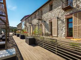 Domaine Riberach - Restaurant gastronomique - Spa - Piscine naturelle - Vignoble bio, hotell i Bélesta