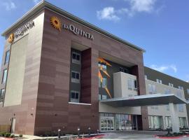 La Quinta Inn & Suites by Wyndham Corpus Christi Southeast, žmonėms su negalia pritaikytas viešbutis mieste Korpus Kristi