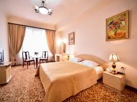 METROPOL HOTEL Yerevan、エレバンにあるズヴァルトノッツ国際空港 - EVNの周辺ホテル