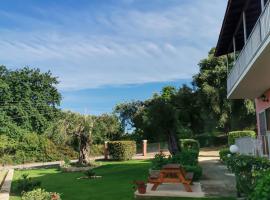 Ilias Apartments Dassia By Hotelius, hotel in Dassia