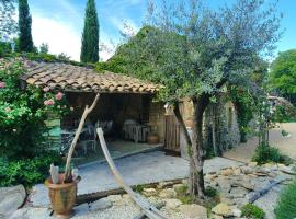 Gites de charme en provence occitane, hotel with pools in Saint-André-dʼOlérargues