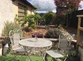 Lavender Cottage, hotel com estacionamento em Presteigne