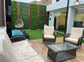 Luxury OVO Roof Villa, luxe hotel in Taif