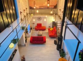 Loft 10 personnes centre de Blois avec jacuzzi, khách sạn spa ở Blois