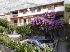 Apartments Turic, hotel i Tučepi