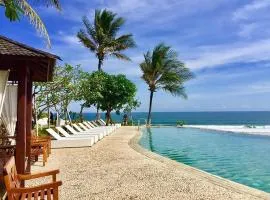Queen of the South Beach Resort
