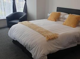 Glentworth Holiday Apartments، فندق في تينبي