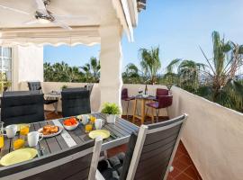 La Carihuela에 위치한 호텔 Puerto Marina, Frontline apartment in Benalmadena, Malaga