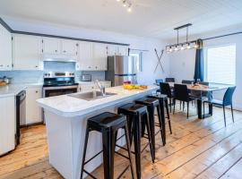 Refuge du Massif - Halte au cœur du village, ξενοδοχείο με πάρκινγκ σε Saint-Philémon