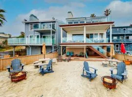 Luxury Oceanfront Condo - Lower