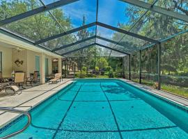 Citrus Springs Oasis - 15 Mi to Crystal River!, hotel in Dunnellon