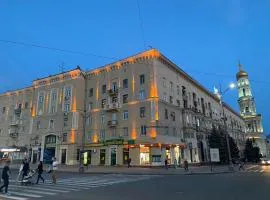 Modern luxury studio in the center of Kharkiv at Konstitutsii Square