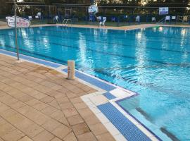 Kibbutz Home- Yifat, מלון בYif‘at