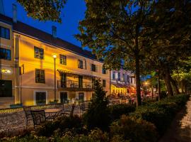 Postel Hostel, hotel v Balatonfürede