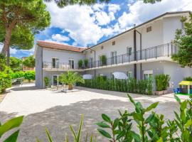 Residence OndaMare, hotel in Cervia