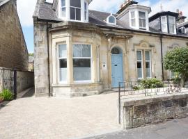 Barns Serviced Accommodation, luxury hotel in Ayr