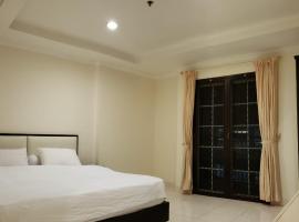 SUPERBLOCK 3 BEDROOM 103sqm AT MALL, hotel in Jakarta