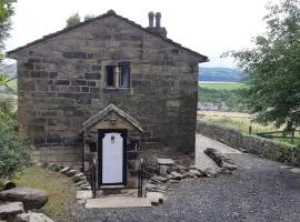 Greave farmhouse 3-Bed Cottage in Todmorden