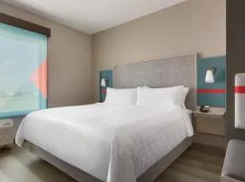 avid hotel - Ft Lauderdale Airport - Cruise by IHG