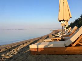 Beautiful beach house, Cottage in Gerakini