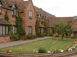 The Pear Tree Inn & Country Hotel