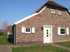 Farmhouse in Limburg near Designer Outlet, hotel v mestu Roggel