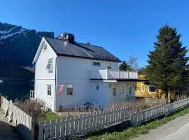 Reine Retro Villa - Cozy Villa With a Fantastic View
