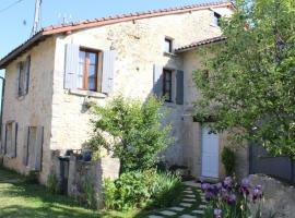 Gîte Saint-Front-la-Rivière, 3 pièces, 6 personnes - FR-1-616-102, hotel v destinaci Saint-Front-la-Rivière