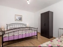 Holiday House Sweet Home