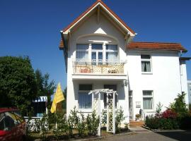 Pension Mittag, hotel a Heringsdorf