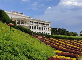 Royal Orchid Brindavan Garden Mysore, hotelli kohteessa Belagula lähellä maamerkkiä Brindavan Gardens -puutarha