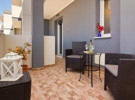 Sunshine apartment, hotel en Su Forti