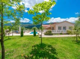 Country Style Villa Christina