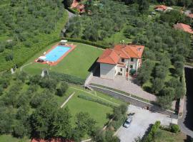 Massa Pisana Villa Sleeps 20 Pool WiFi, hotelli kohteessa Badia Cantignano
