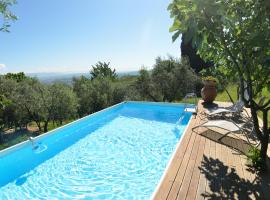 Vicopelago Villa Sleeps 6 Pool WiFi, hotel u gradu SantʼAnna