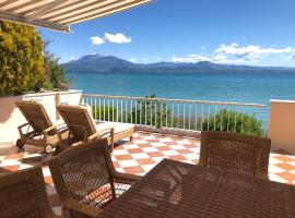 Lake Front Luxury Suites, hotel di Sirmione