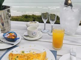 Langebaan Beach Towers: Langebaan şehrinde bir konukevi