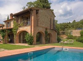 Le Poggiacce Villa Sleeps 10 with Pool Air Con and WiFi, hotell i Molinelli