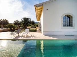 Avola Villa Sleeps 6 Pool Air Con WiFi, hotel in Casa Modica