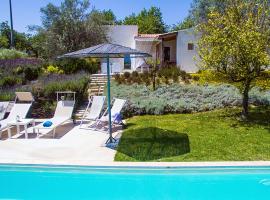 Casa Modica Villa Sleeps 16 Pool Air Con WiFi, hotel em Casa Modica