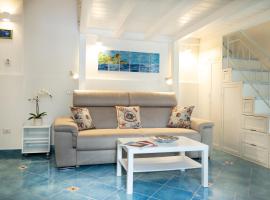 Levante - charming apartment with sea-view terrace, fits up to 7 guests, khách sạn ở Maiori