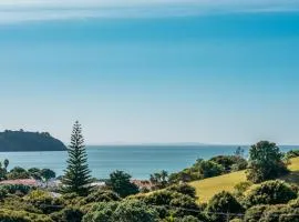 Roses Bach - Stay Waiheke