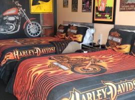 Galaxy of Harley Bikers Between Bryce and Zion, hotel en Hatch