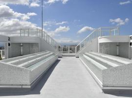 CRYSTAL ＆ RESORT FUKUOKA, ξενοδοχείο στη Φουκουόκα