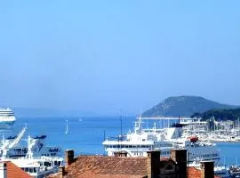 Apartment Port View-5 min from center