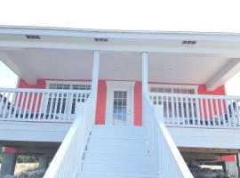 Mangrove Cay Sea View Villas, cottage in Behring Point