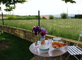 Appartement le Tilleul - Apparts Cosy, holiday rental in Saint-Pons