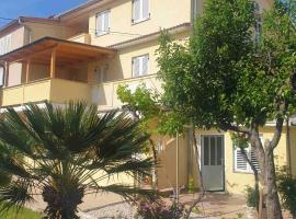 Apartments and Rooms Markovski, guest house in Rab
